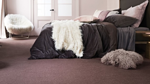 Nên chọn chất liệu thảm lót sàn phòng ngủ như thế nào?
